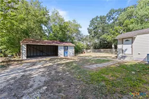 607 Hanover St, Edna, TX 77957 - Photo 25