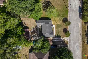 607 Hanover St, Edna, TX 77957 - Photo 27