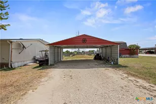 140 Private Rd 801, Lott, TX 76656 - Photo 5