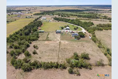 140 Private Road 801, Lott, TX 76656 - Photo 7