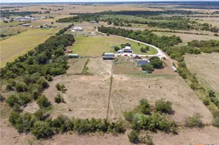 140 Private Rd 801, Lott, TX 76656 - Photo 7