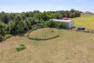 140 Private Rd 801, Lott, TX 76656 - Photo 11