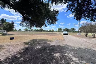 3527 Simmons Rd, Belton, TX 76513 - Photo 3