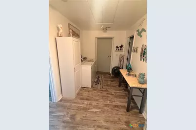 911 Bill Tindall Avenue, Seadrift, TX 77983 - Photo 7