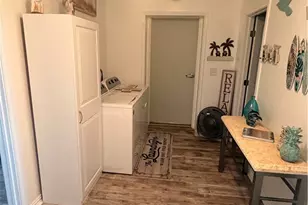 911 Bill Tindall Ave, Seadrift, TX 77983 - Photo 7