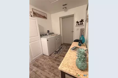 911 Bill Tindall Avenue, Seadrift, TX 77983 - Photo 17