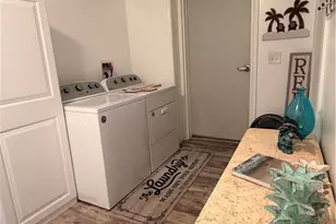 911 Bill Tindall Ave, Seadrift, TX 77983 - Photo 17