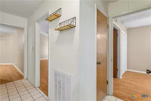 103 Windward Ct, Victoria, TX 77901 - Photo 11