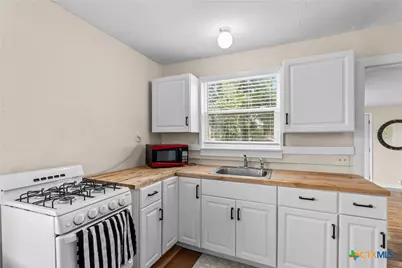 111 N 11th Street, Temple, TX 76501 - Photo 13