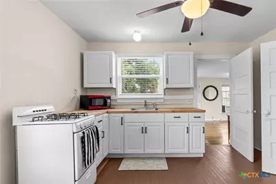 111 N 11th Street, Temple, TX 76501 - Photo 11