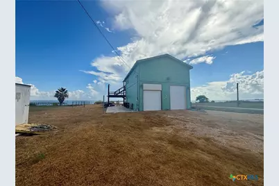 9 Lee Street, Port Lavaca, TX 77979 - Photo 1