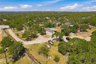 460 Vine St, Kerrville, TX 78028 - Photo 33