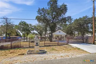 4426 Lost Hills Dr, Elmendorf, TX 78112 - Photo 3
