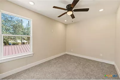 4426 Lost Hills Drive, Elmendorf, TX 78112 - Photo 23
