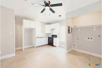 4426 Lost Hills Drive, Elmendorf, TX 78112 - Photo 25