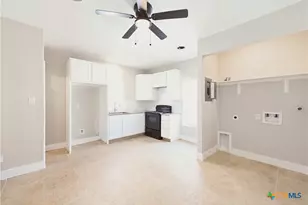 4426 Lost Hills Dr, Elmendorf, TX 78112 - Photo 25