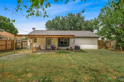 512 Monterrey Drive, Victoria, TX 77904 - Photo 5