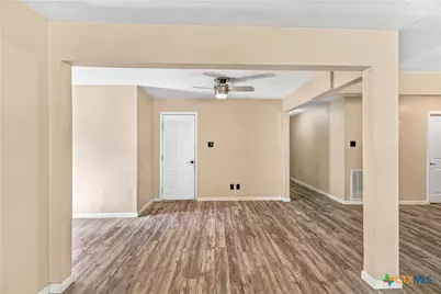 512 Monterrey Drive, Victoria, TX 77904 - Photo 17