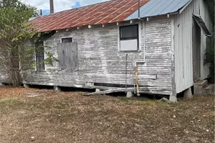 415 W Hamilton St, Cuero, TX 77954 - Photo 5