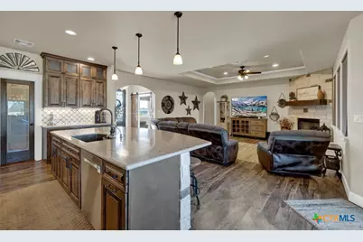 8383 N State Highway 123, Seguin, TX 78155 - Photo 11