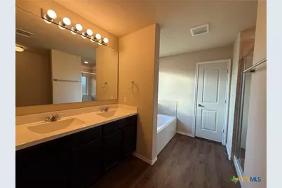 2934 Meadow Ridge, New Braunfels, TX 78130 - Photo 13