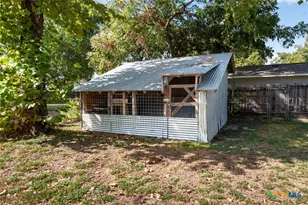 818 Mary Blvd, New Braunfels, TX 78130 - Photo 7