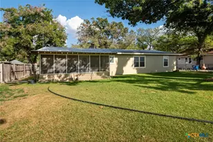 818 Mary Blvd, New Braunfels, TX 78130 - Photo 5
