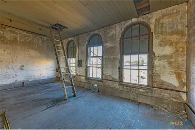 111 E 7th Street, Shiner, TX 77984 - Photo 17