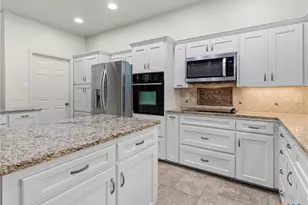 2252 Waterford Grace, New Braunfels, TX 78130 - Photo 15