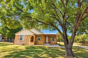 1115 W Main St, Gatesville, TX 76528 - Photo 1