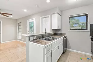 3003 Gayle St, Victoria, TX 77901 - Photo 9