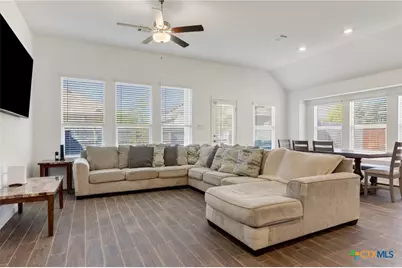 9351 Oxford Shire, San Antonio, TX 78254 - Photo 5
