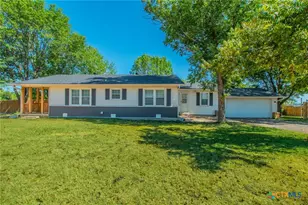 814 E Young Ave, Temple, TX 76501 - Photo 1