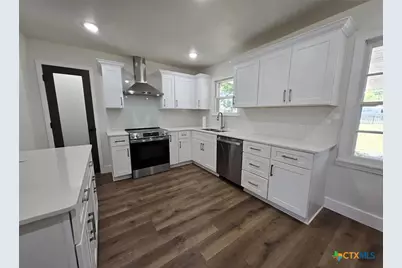 1810 S 49th Street, Temple, TX 76504 - Photo 5