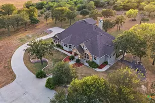 432 Creekwood Dr, Gonzales, TX 78629 - Photo 3