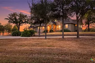 432 Creekwood Dr, Gonzales, TX 78629 - Photo 1