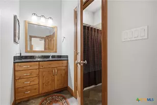 432 Creekwood Dr, Gonzales, TX 78629 - Photo 23