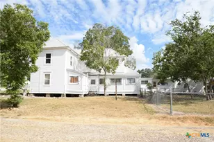 149 N Commercial St, Goliad, TX 77963 - Photo 3