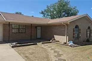 902 Davie Lee Dr, Copperas Cove, TX 76522 - Photo 1