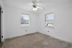 1006 S 2nd St, Ganado, TX 77962 - Photo 11