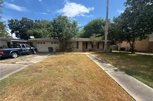 530 Willowick Dr, Port Lavaca, TX 77979 - Photo 1