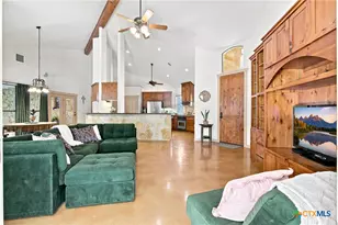 2 Trophy Ln, New Braunfels, TX 78132 - Photo 7