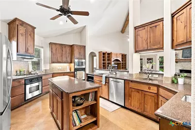 2 Trophy Lane, New Braunfels, TX 78132 - Photo 9
