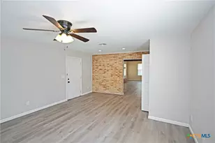 438 Forshage Blvd, Seguin, TX 78155 - Photo 15