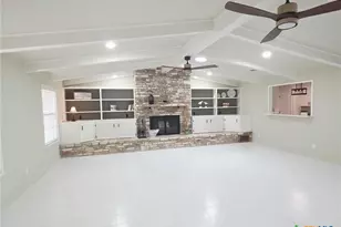 124 Creekview Dr, Canyon Lake, TX 78133 - Photo 15
