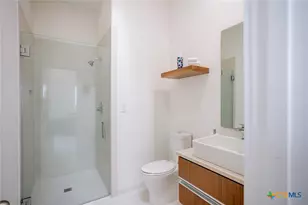 810 Champions Row, Victoria, TX 77904 - Photo 31