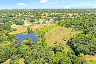 810 Champions Row, Victoria, TX 77904 - Photo 5