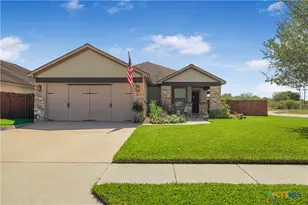 101 Gabbiano Ct, Victoria, TX 77904 - Photo 1