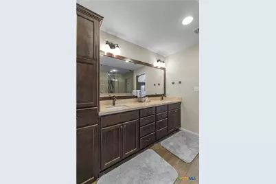 101 Gabbiano Court, Victoria, TX 77904 - Photo 19