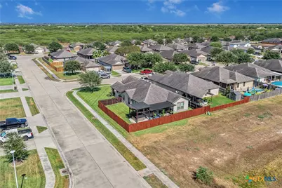 101 Gabbiano Court, Victoria, TX 77904 - Photo 41